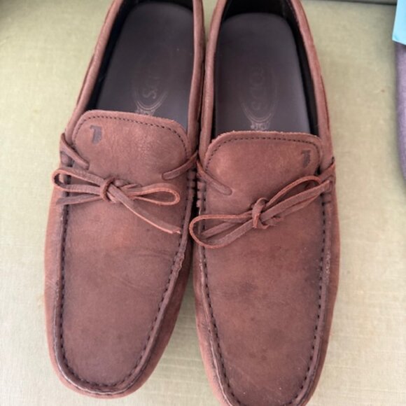 Tod’s Gommino Driving Shoes in Brown Suede  Men's size 9.5 - Picture 1 of 4
